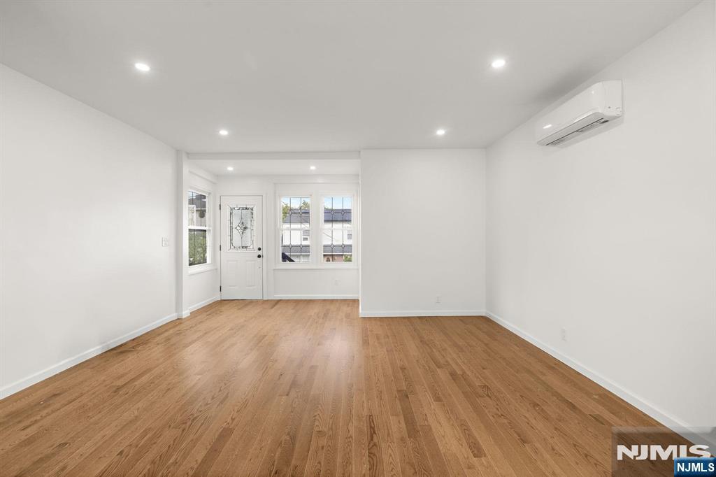 345 Forest Street - Photo 2