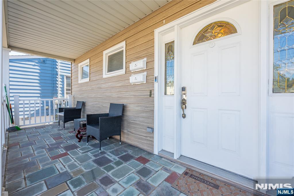 224 Montgomery - Photo 3