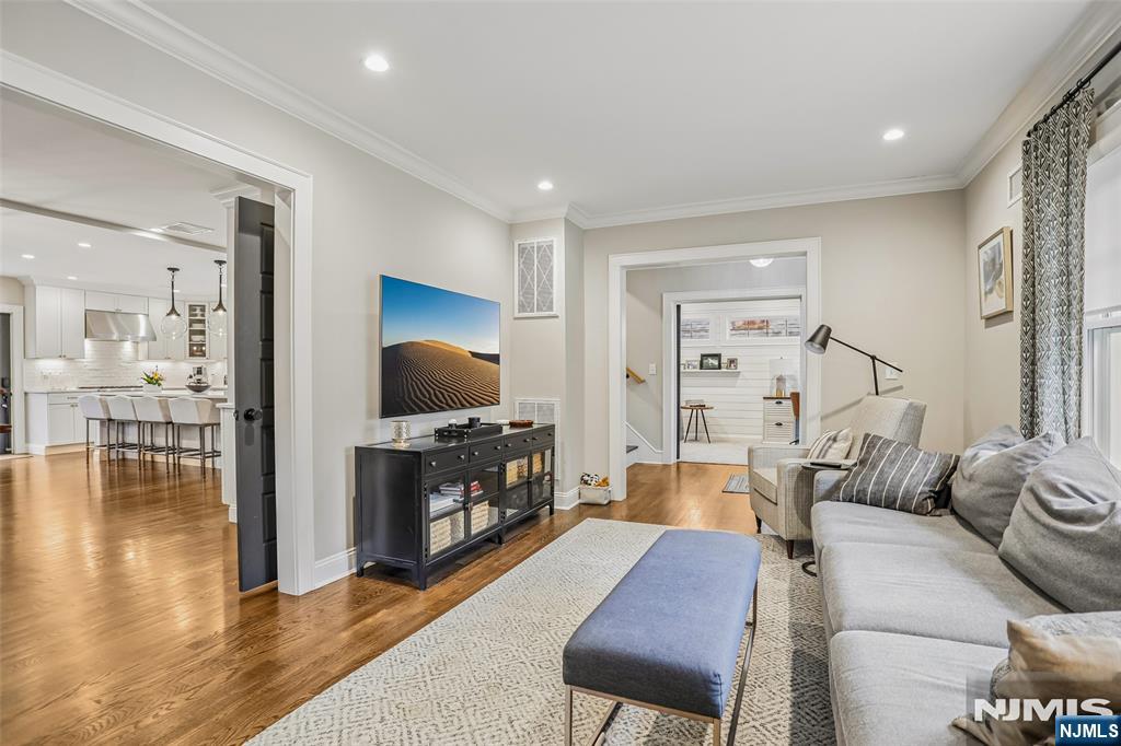 19 Montclair Avenue - Photo 4
