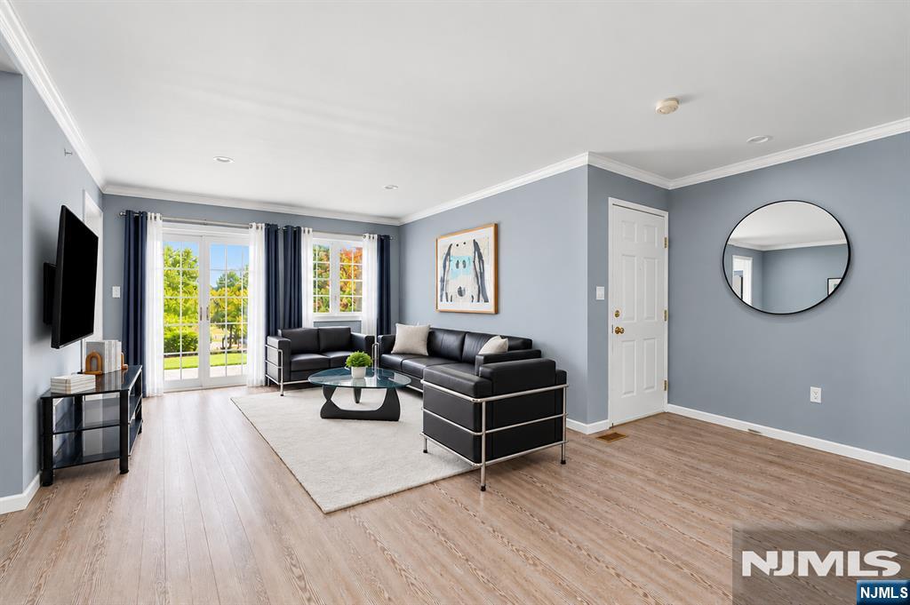105 Roseland Avenue 1501 - Photo 5