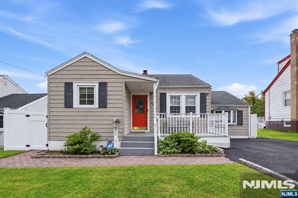 66 Avenue F - Photo 1