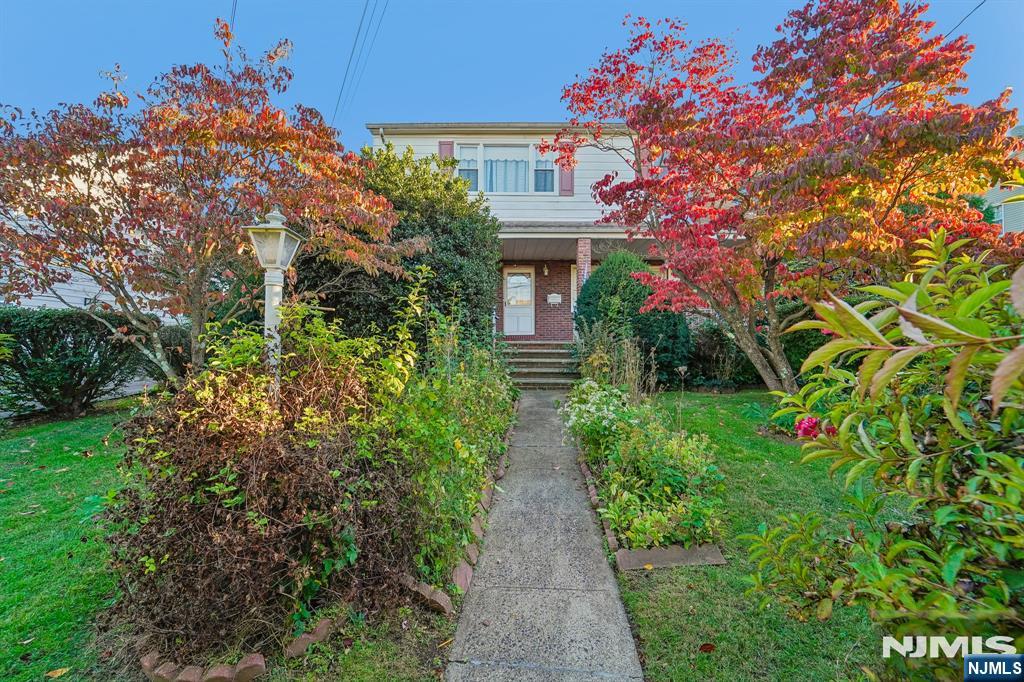 23-27 Continental Avenue - Photo 1