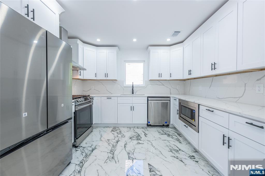 214 Alberta Drive - Photo 5