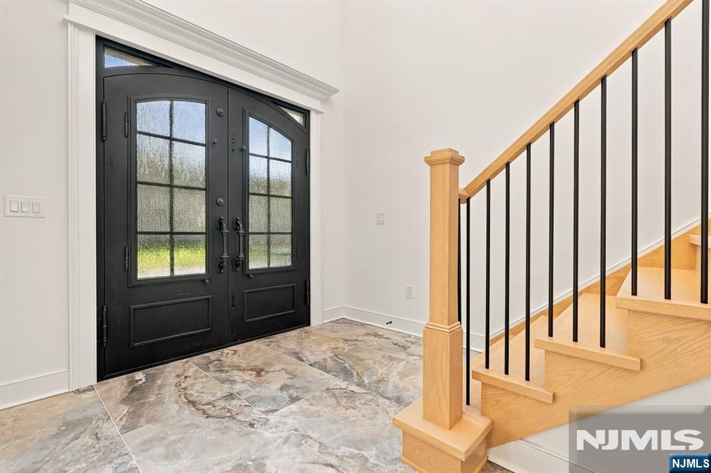82 Benton Road - Photo 4