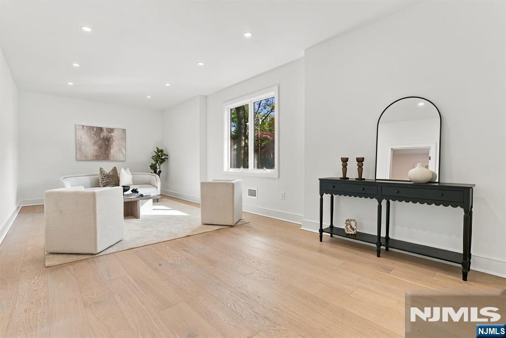 82 Benton Road - Photo 5