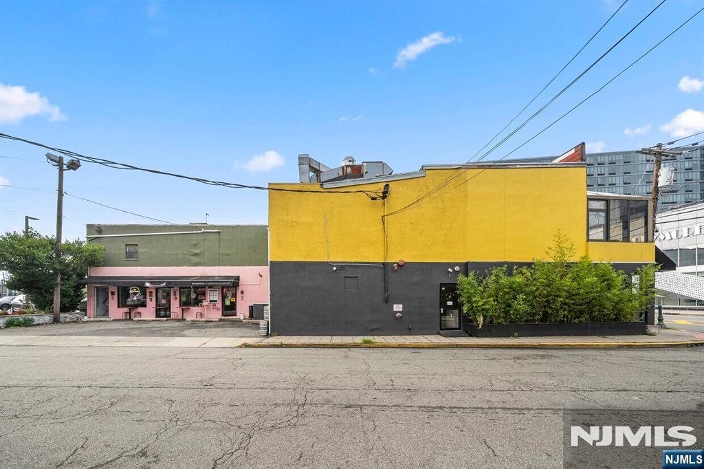 144 Main - Photo 2