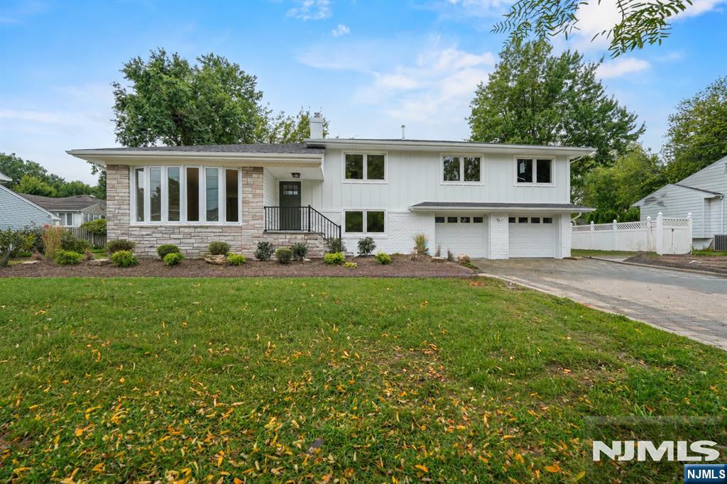 721 Schaefer Avenue - Photo 1
