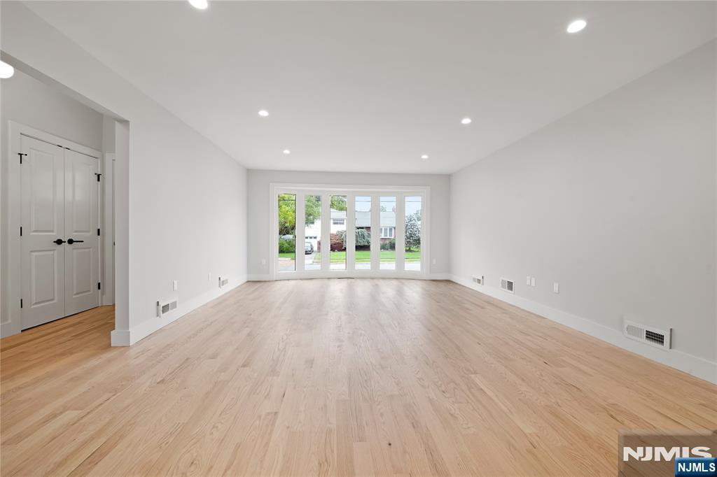 721 Schaefer Avenue - Photo 3