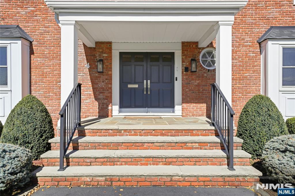 4 Tremont Terrace - Photo 2