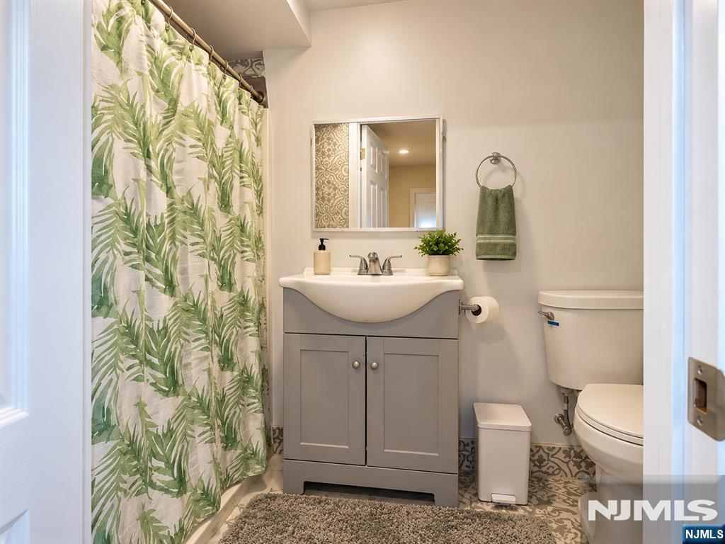 395 23rd Street - Photo 3