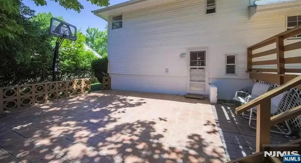 10 Center - Photo 3