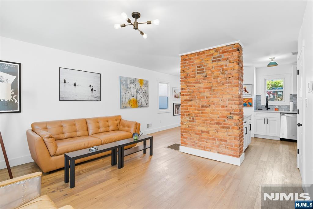 205 S Jefferson Street - Photo 3