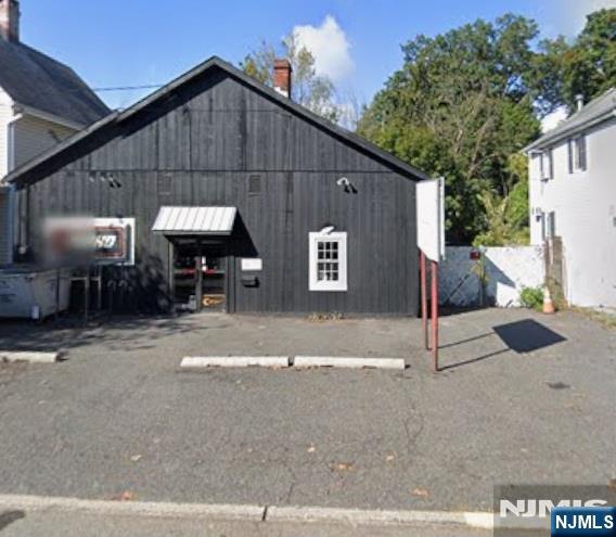 44 Railroad Avenue - Photo 1