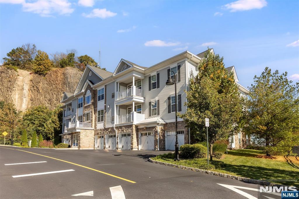 98 Quarry Drive B2 - Photo 2