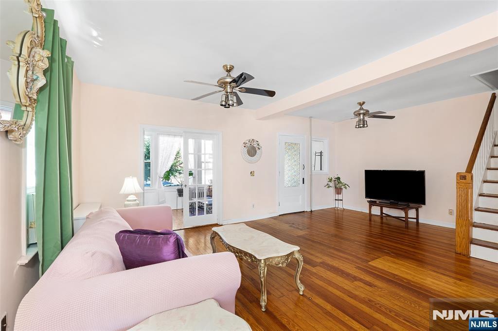 21 Hackett Place - Photo 5
