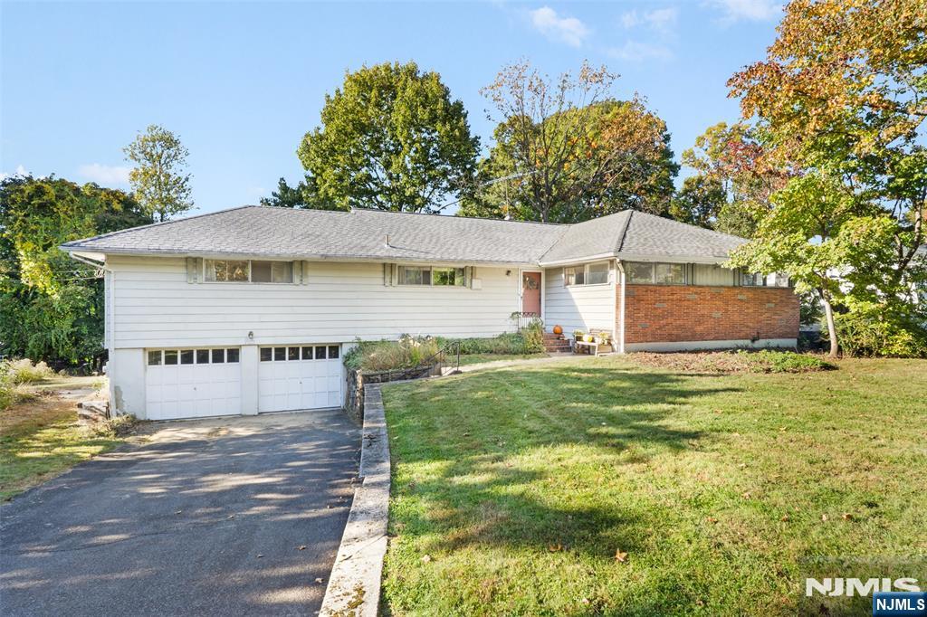 11 Hamilton Drive - Photo 1