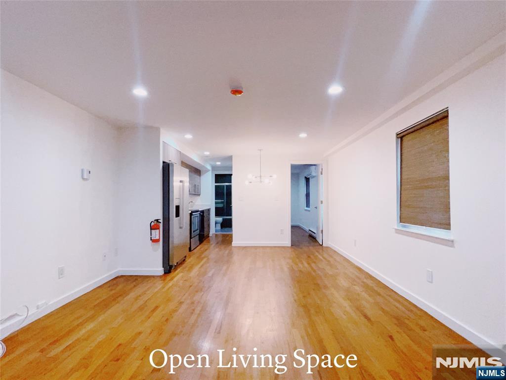 327 Undercliff Avenue 1 - Photo 1