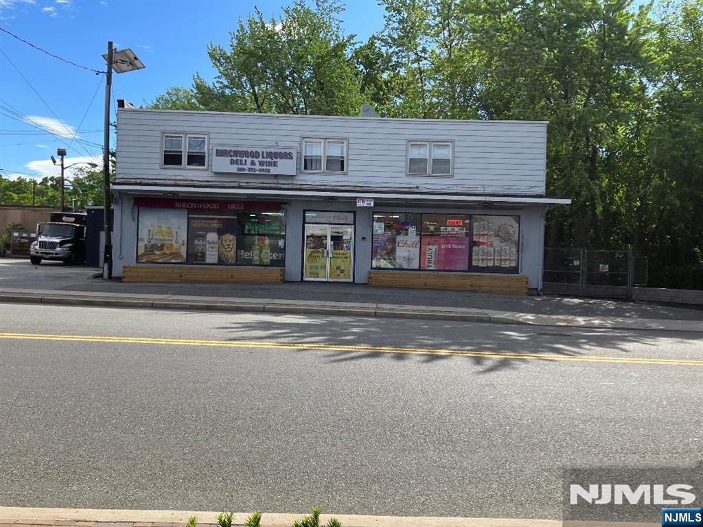 545 Mola Boulevard - Photo 1