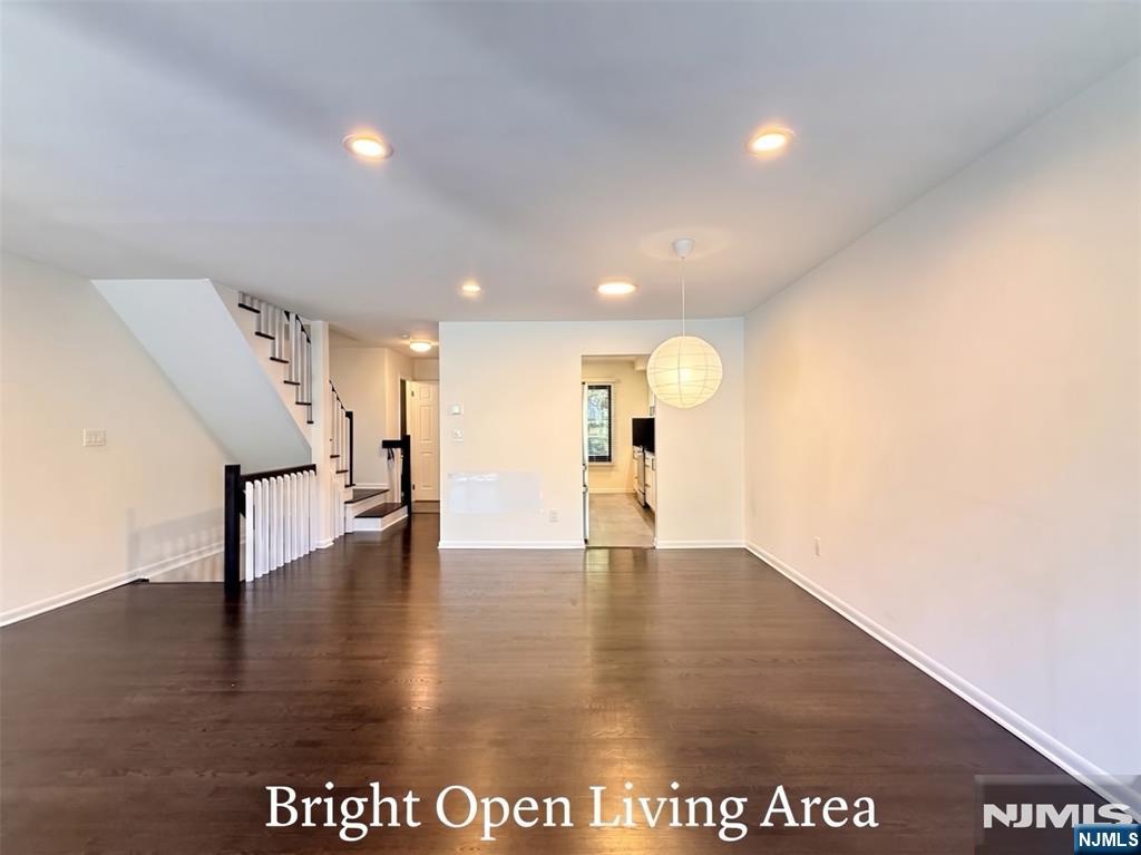 1537 John Street 7 - Photo 2