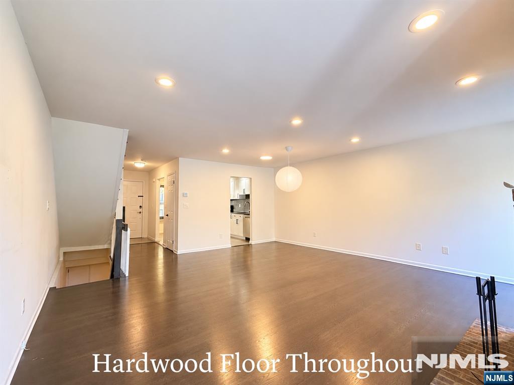 1537 John Street 7 - Photo 3