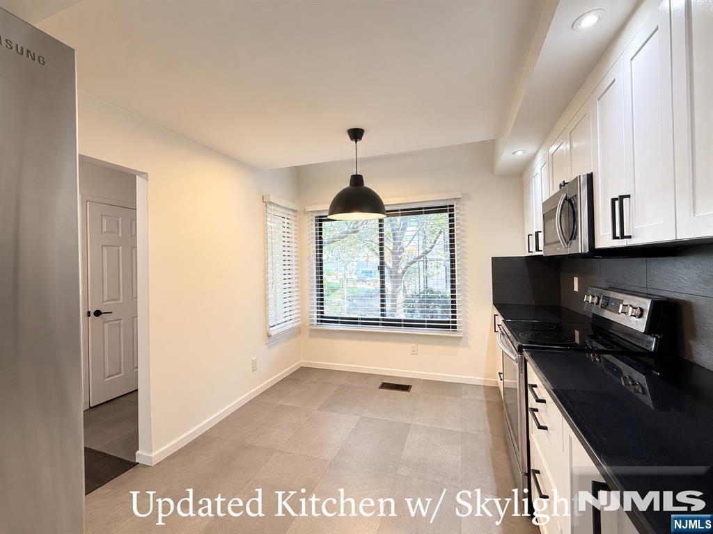 1537 John Street 7 - Photo 4