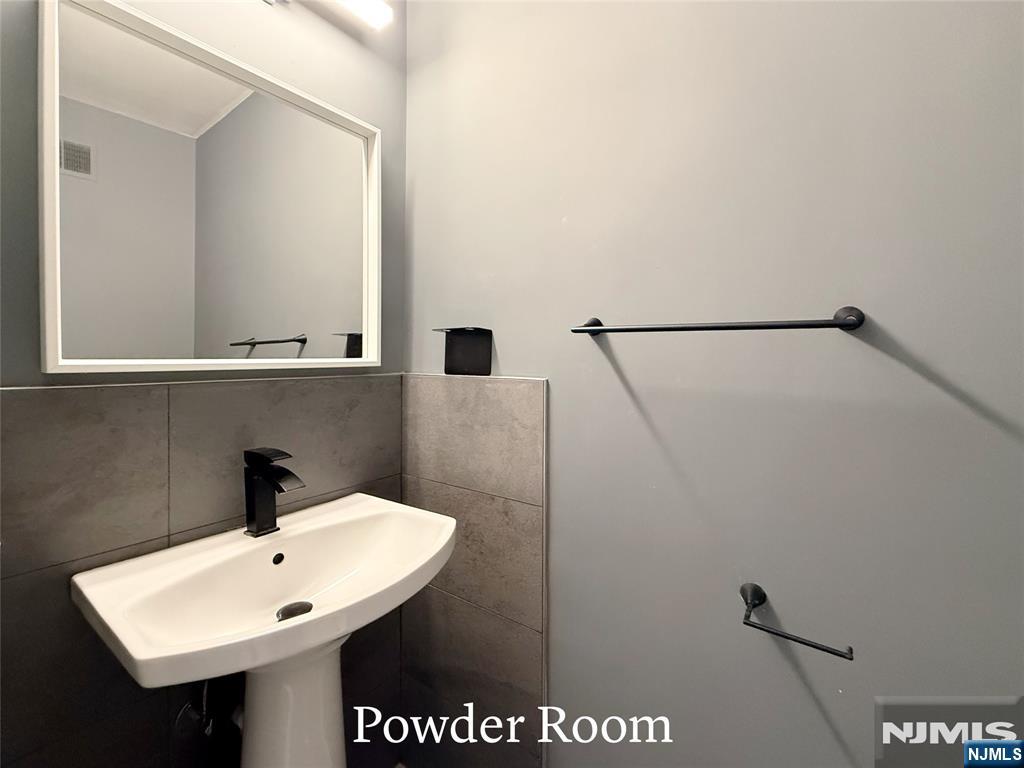 1537 John Street 7 - Photo 5