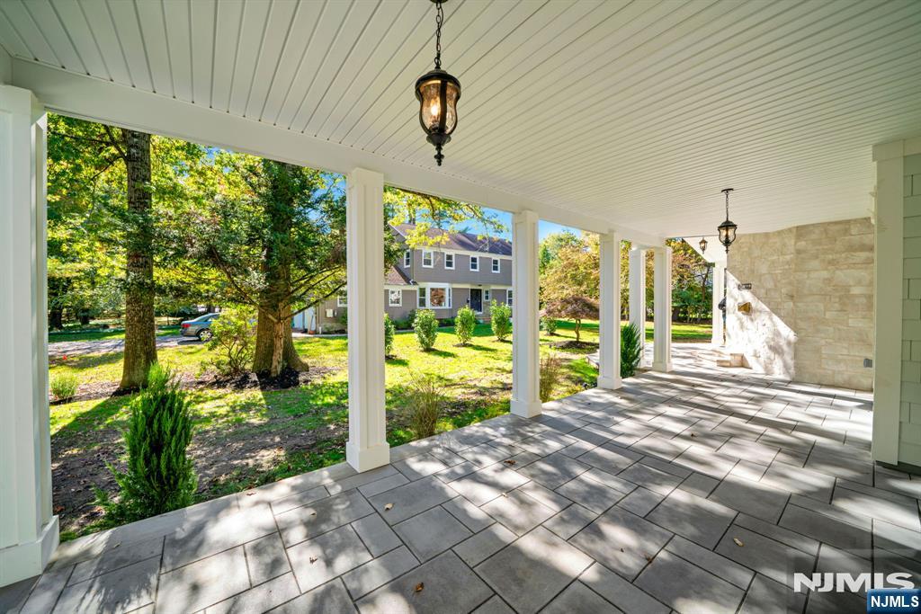 115 Morris Avenue - Photo 2