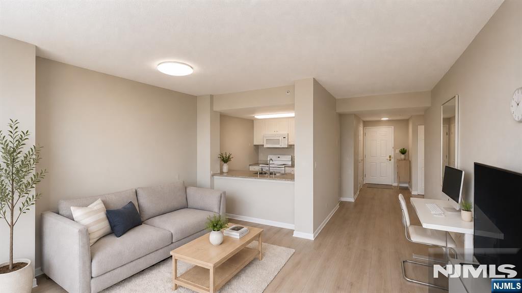 100 Old Palisade Road 1813 - Photo 2