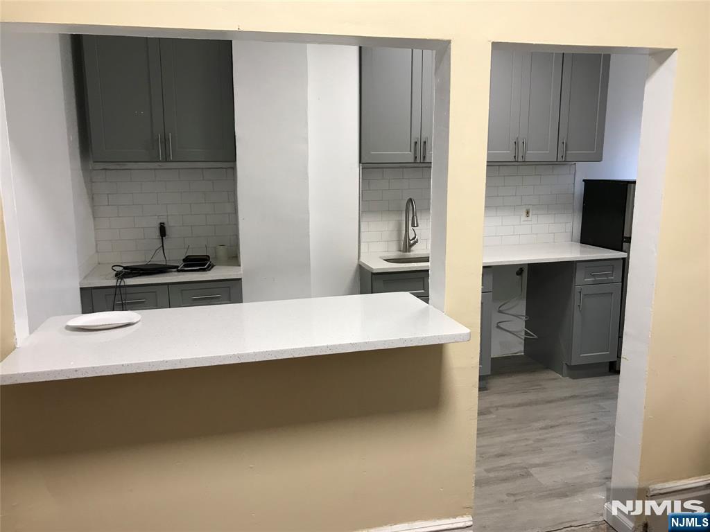 16-18 Duncan Avenue - Photo 5