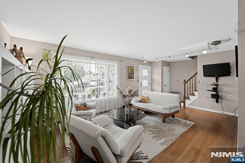 40 Jackson Street - Photo 3