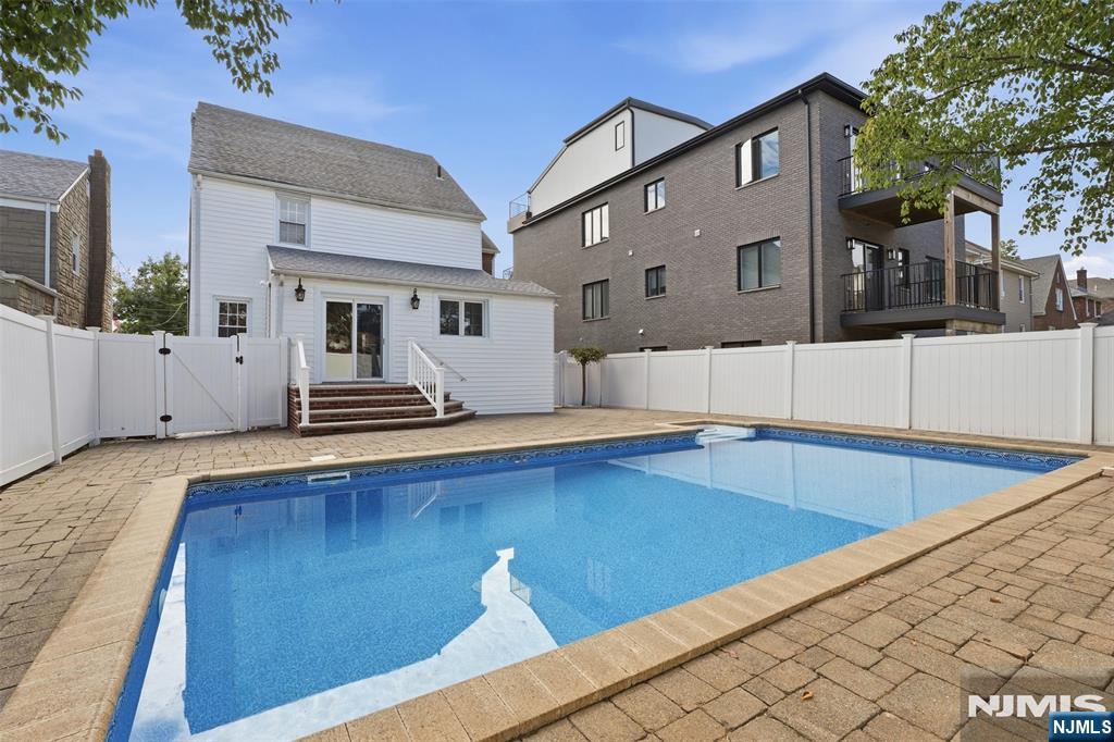 473 Oakdene Avenue - Photo 2