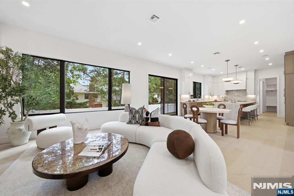 64 Prescott Street - Photo 2