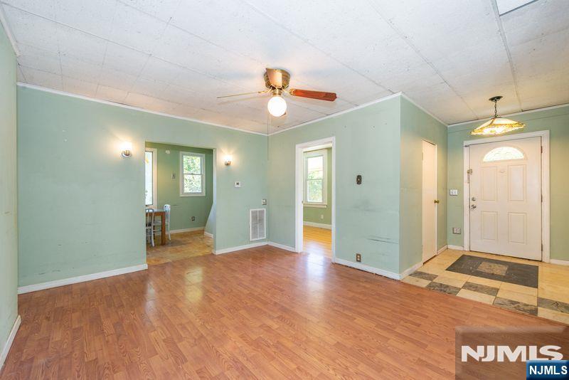 18 Riverside Drive - Photo 3