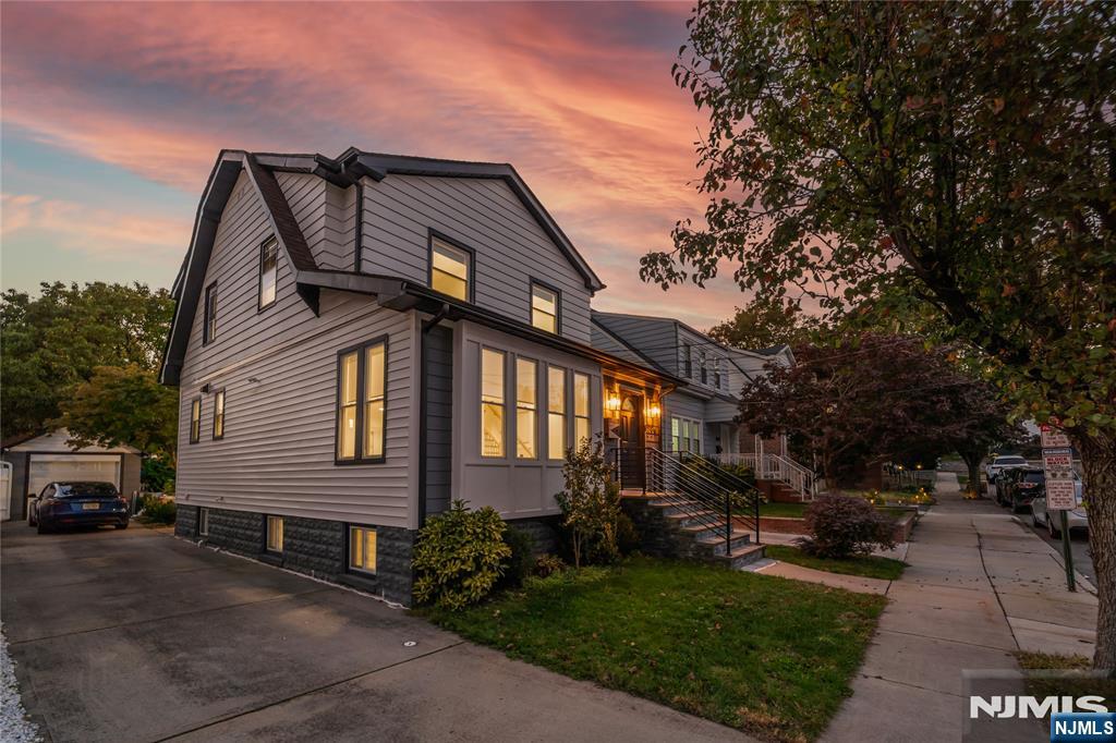 384 Pleasant Avenue - Photo 2