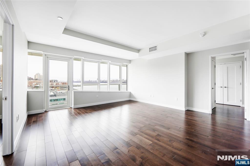 800 Ave At Port Imperial - Photo 3