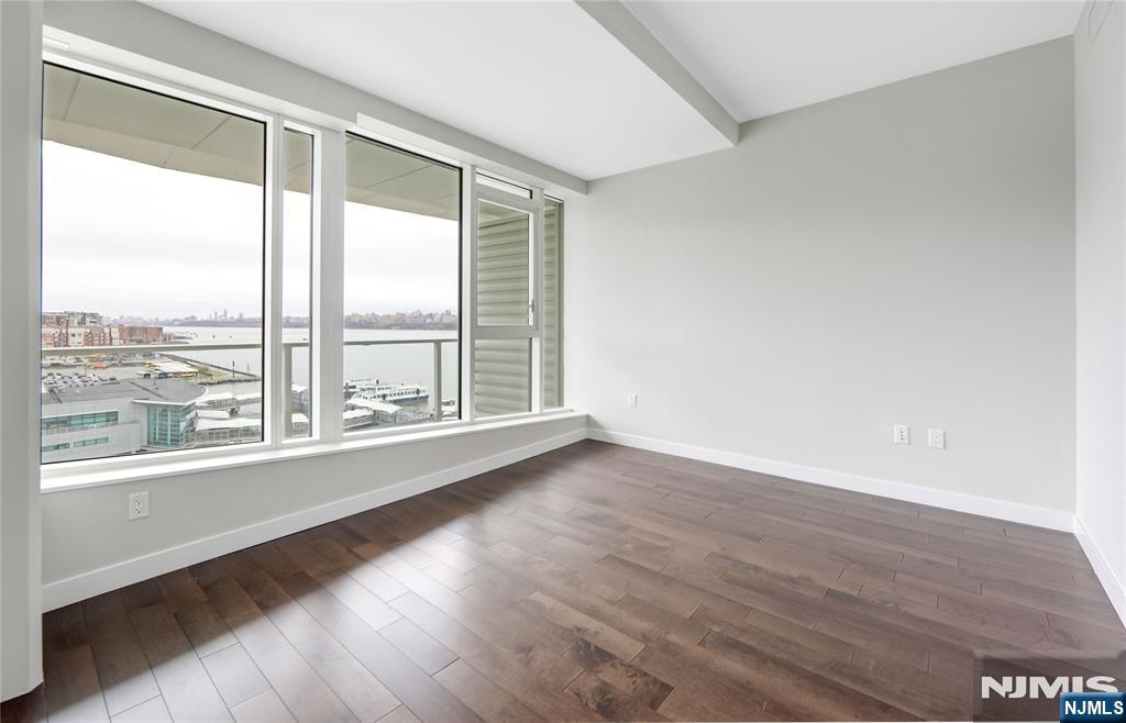 800 Ave At Port Imperial - Photo 4