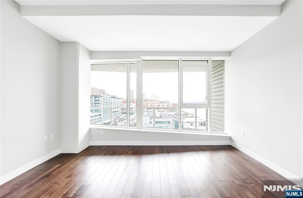 800 Ave At Port Imperial - Photo 5