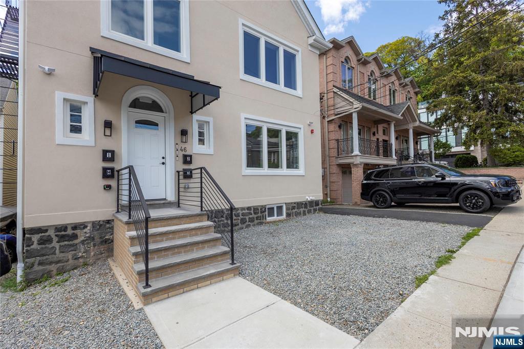 46 Hudson Avenue C - Photo 1