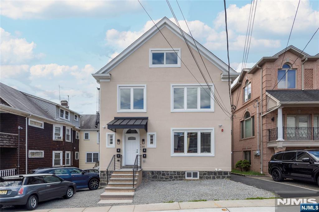 46 Hudson Avenue C - Photo 2