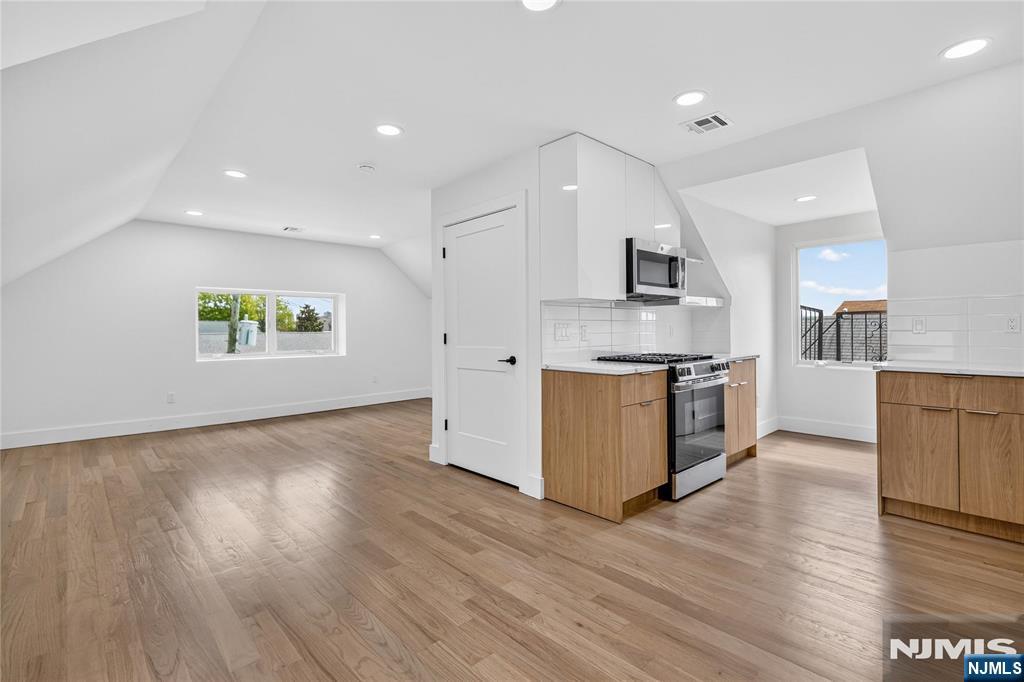 46 Hudson Avenue C - Photo 5