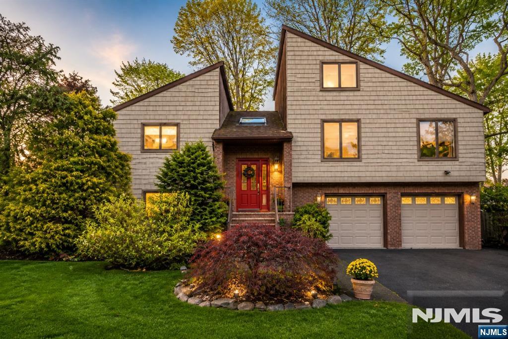 4 Lesa Lane - Photo 1