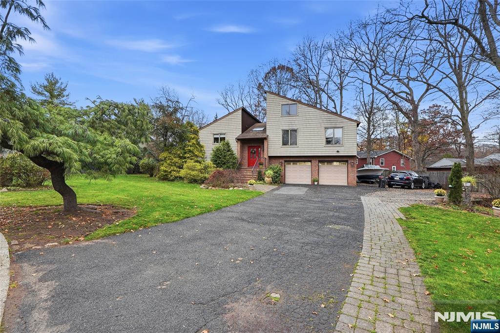 4 Lesa Lane - Photo 2