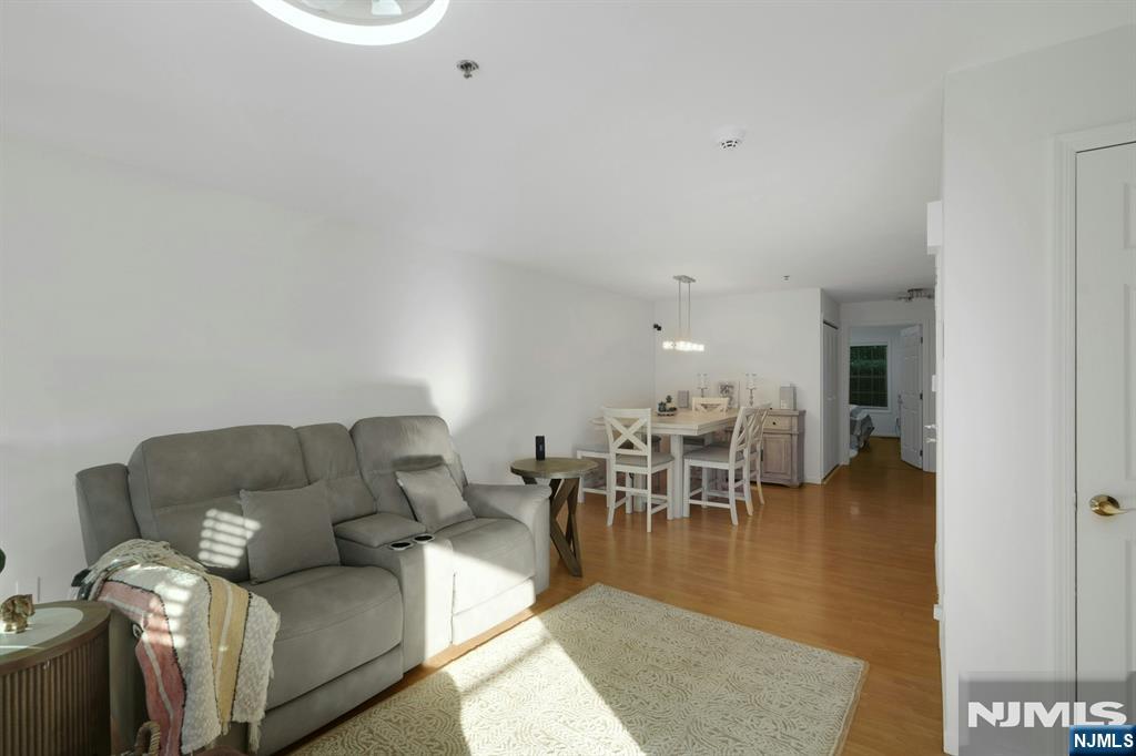 20 S Midland Avenue J3 - Photo 4