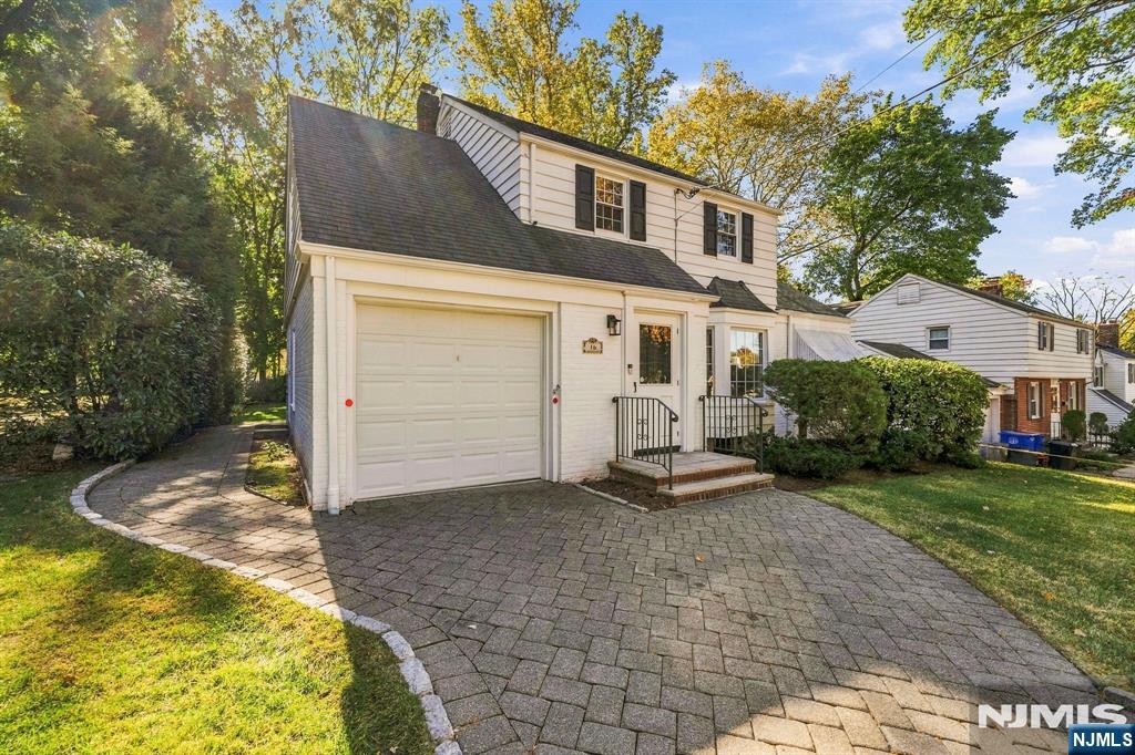 16 Hillcrest Road - Photo 1