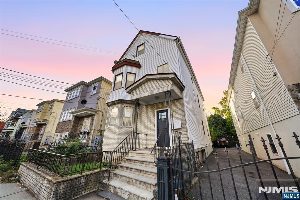 125 9th Street - Photo 2