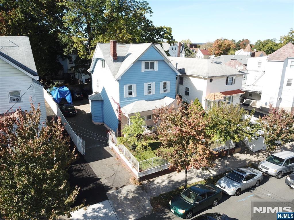 752 Highland - Photo 2