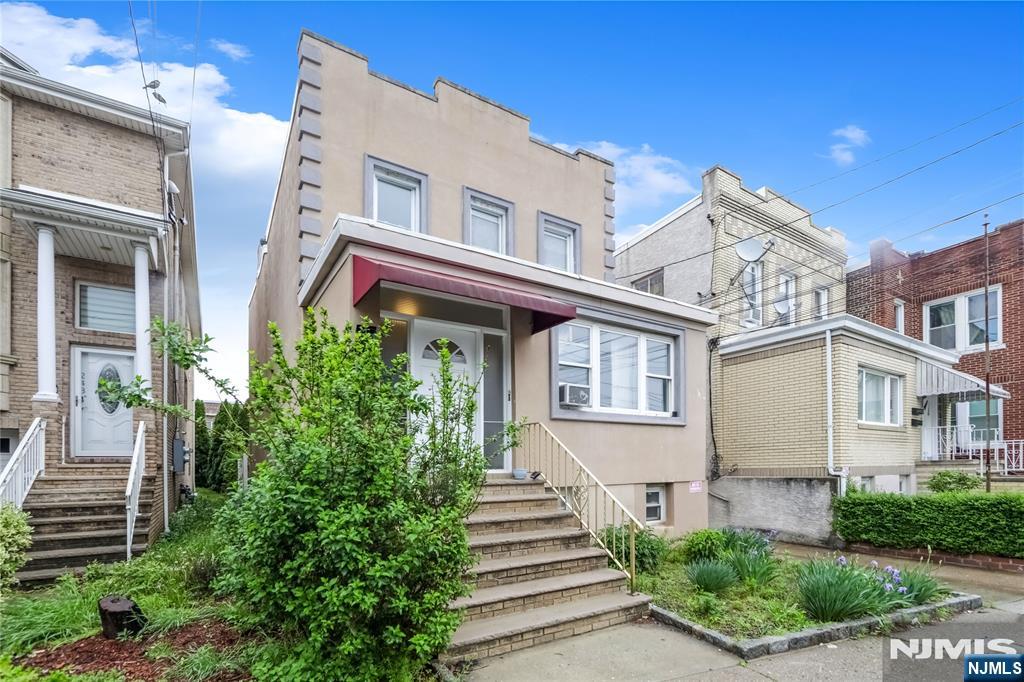 237 Day Avenue 2 - Photo 2