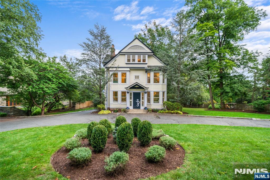303 Upper Mountain Avenue - Photo 2