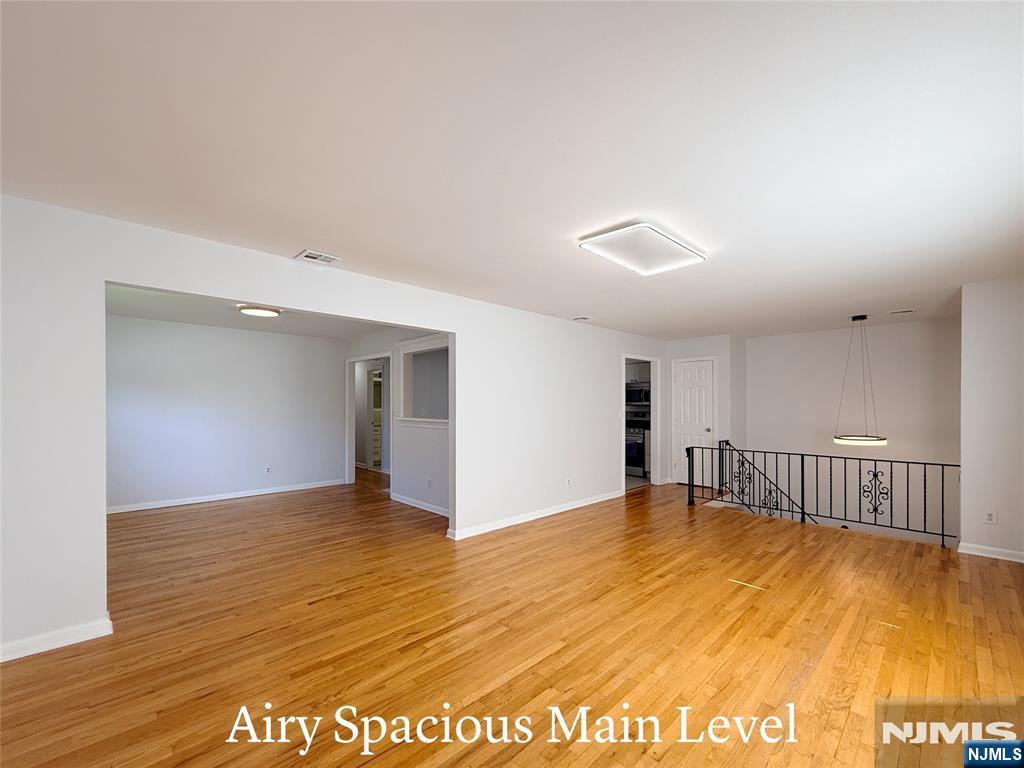 217 Rockland Avenue - Photo 2