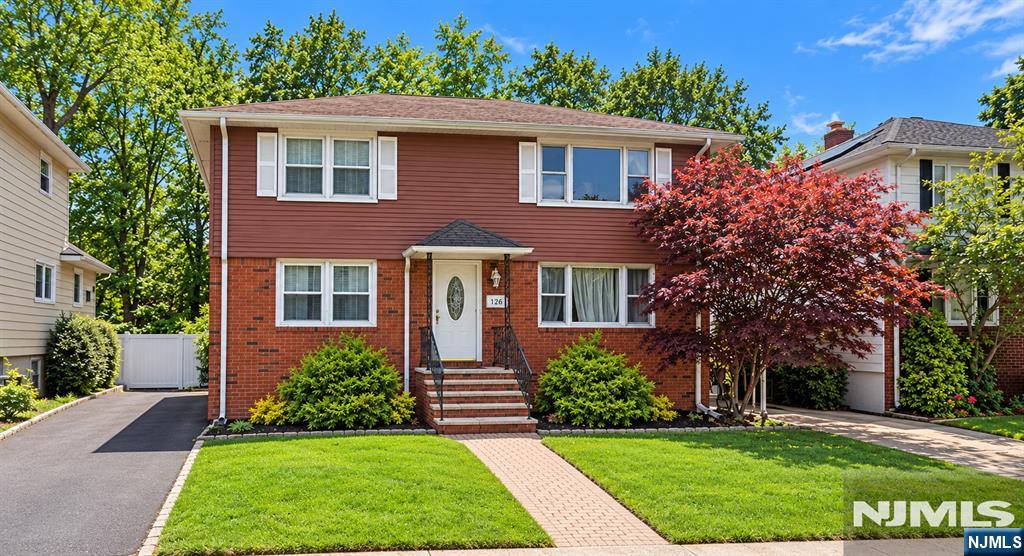 126 Rochelle Parkway - Photo 1
